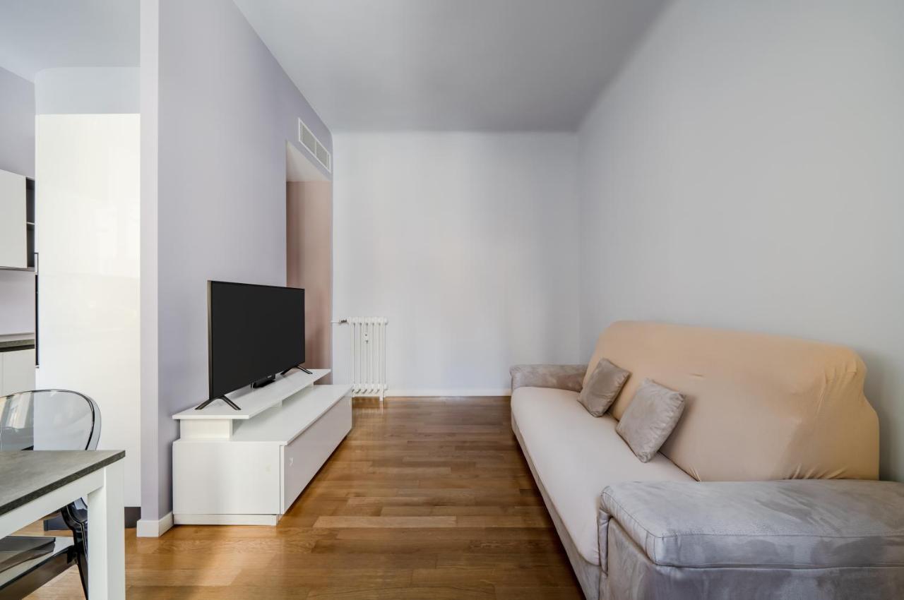 Lovely Apartment In Milano-Porta Romana W/ Balcony Ngoại thất bức ảnh